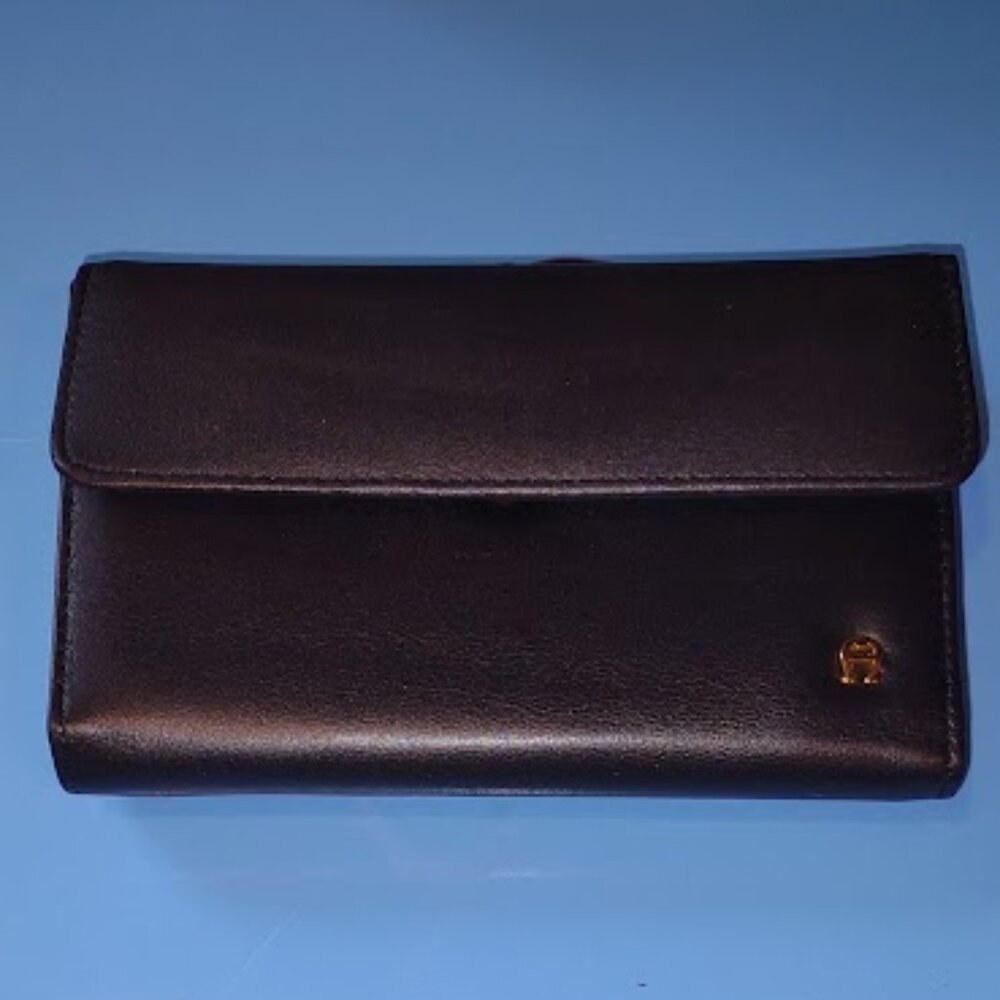 ETIENNE AIGNER BLACK  LEATHER WALLET CLUTCH NEW MINT IN BOX